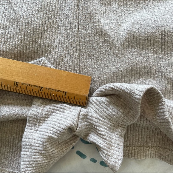 Zara ribbed tan/nude shorts size small - Picture 7 of 7